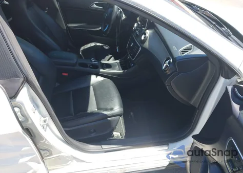 2015 Mercedes-Benz Cla 250 z USA, uszkodzony, nr VIN WDDSJ4EB8FN192938